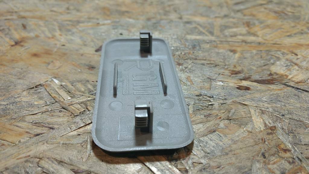 Original GM Opel Omega A Fangnetzbefestigung NEU