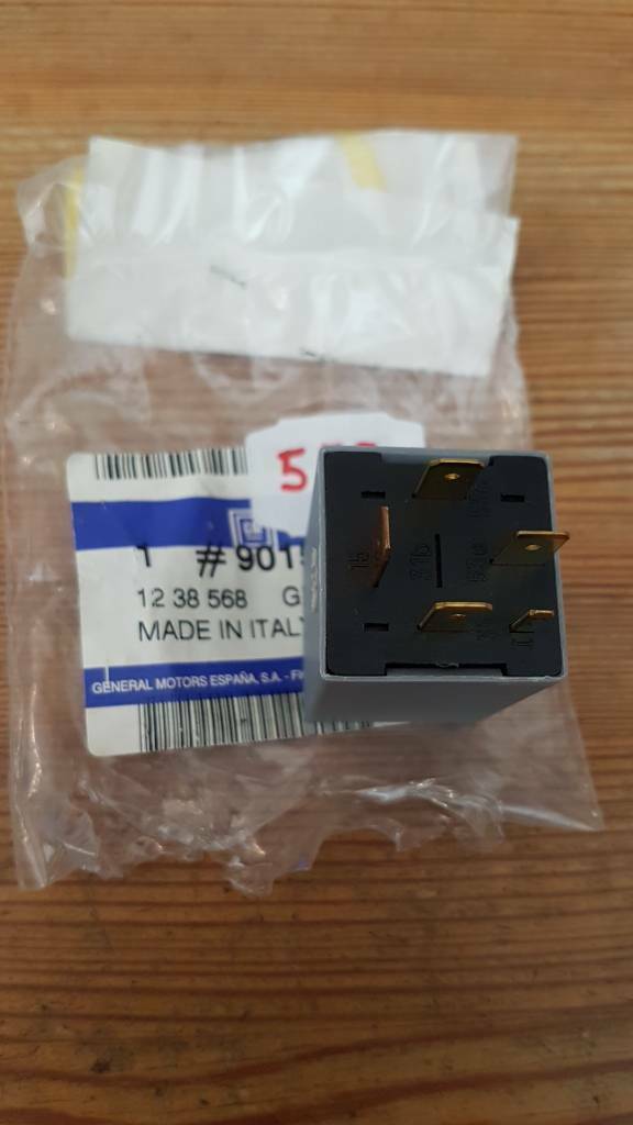 Corsa A Kadett E Ascona C Relais Scheibenwischer original GM Opel NEU