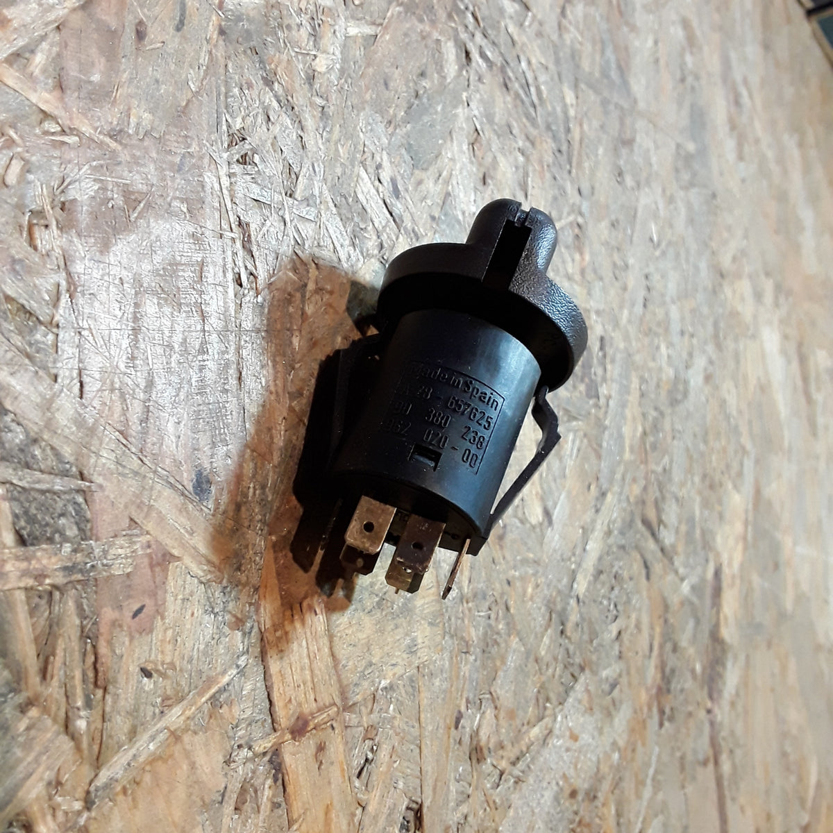Astra F Corsa B Schalter Heckscheibenheizung original GM Opel NEU