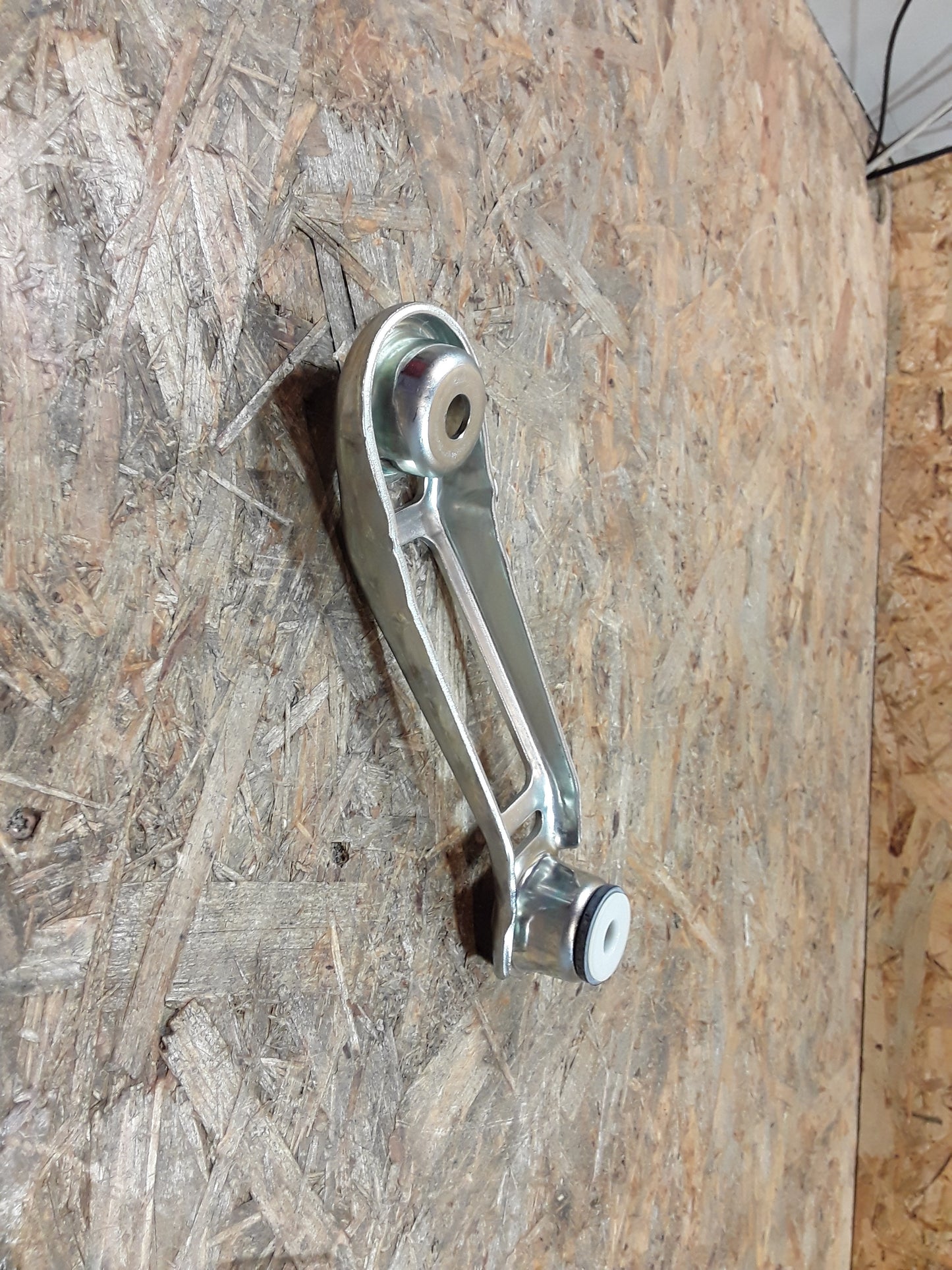 Corsa C Halter hinten Schwunghebelschaltung original GM Opel NEU