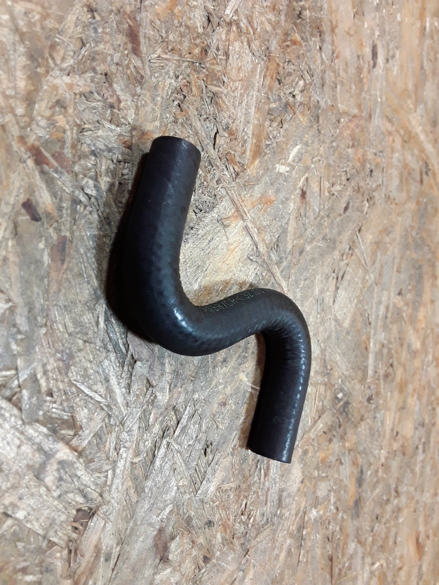 Kadett E Verbindungsschlauch Kraftstoffverdampfung original GM Opel NEU