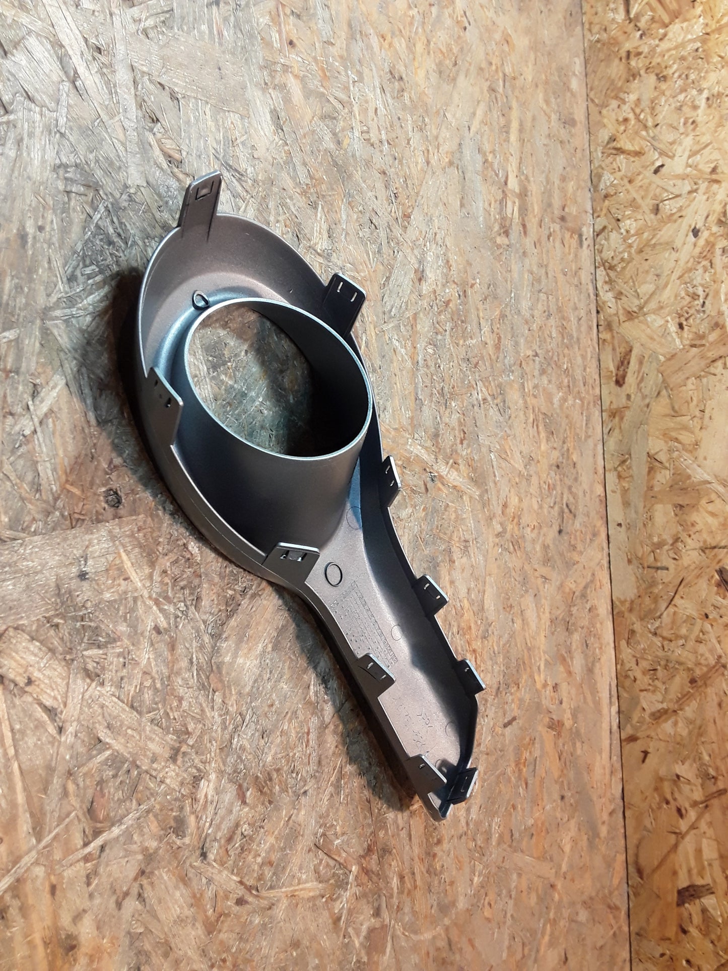 Agila B Gitter Blende Verkleidung Nebelscheinwerfer an Stoßstange original GM Opel NEU
