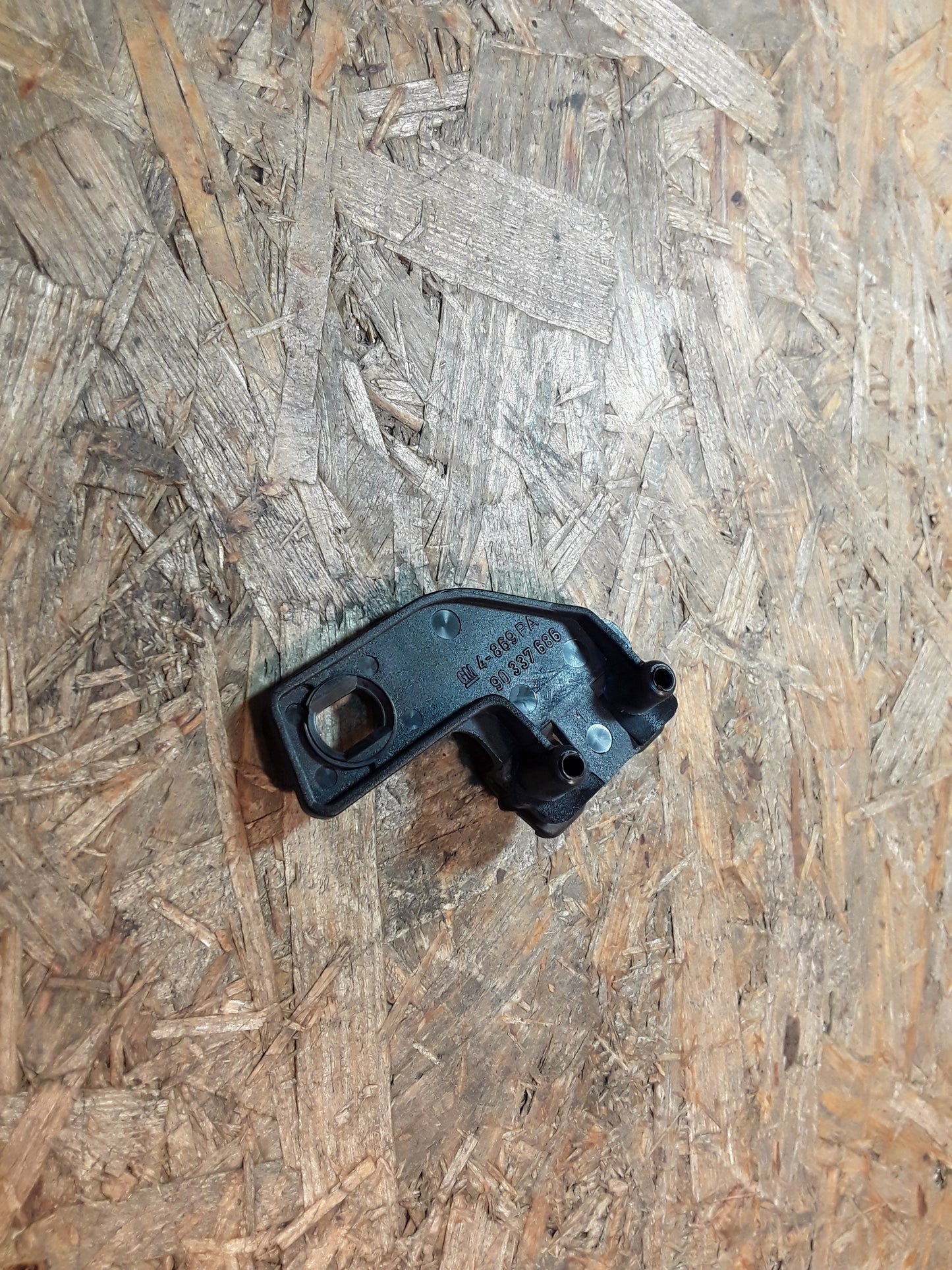 Omega A Halter Stoßfänger hinten rechts original GM Opel NEU