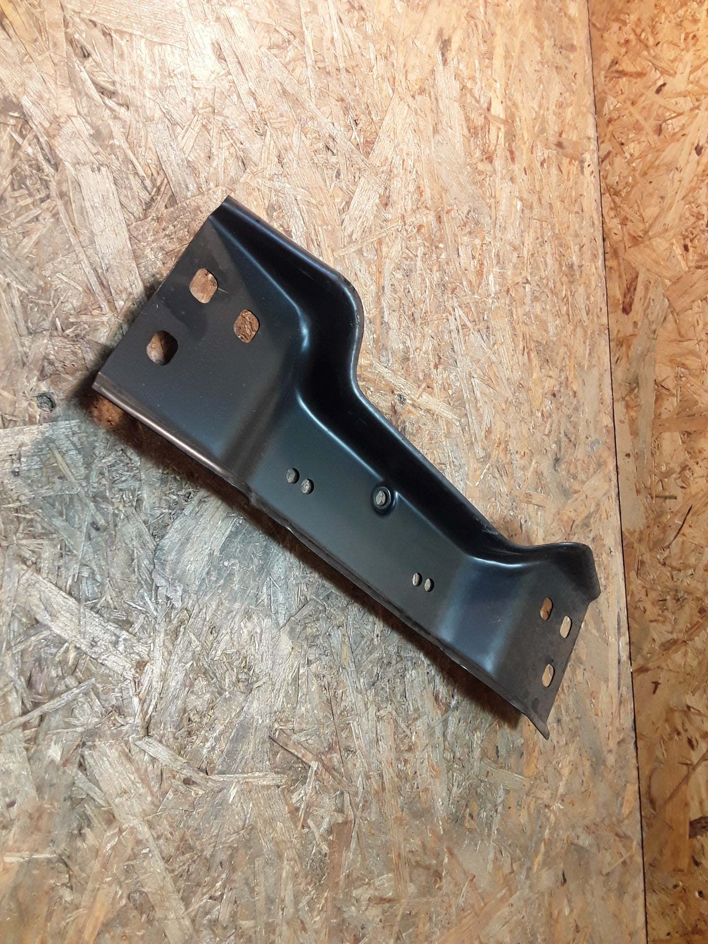 Omega A (Motoren in der Beschreibung) Halter Motoraufhängung Mitten original GM Opel NEU