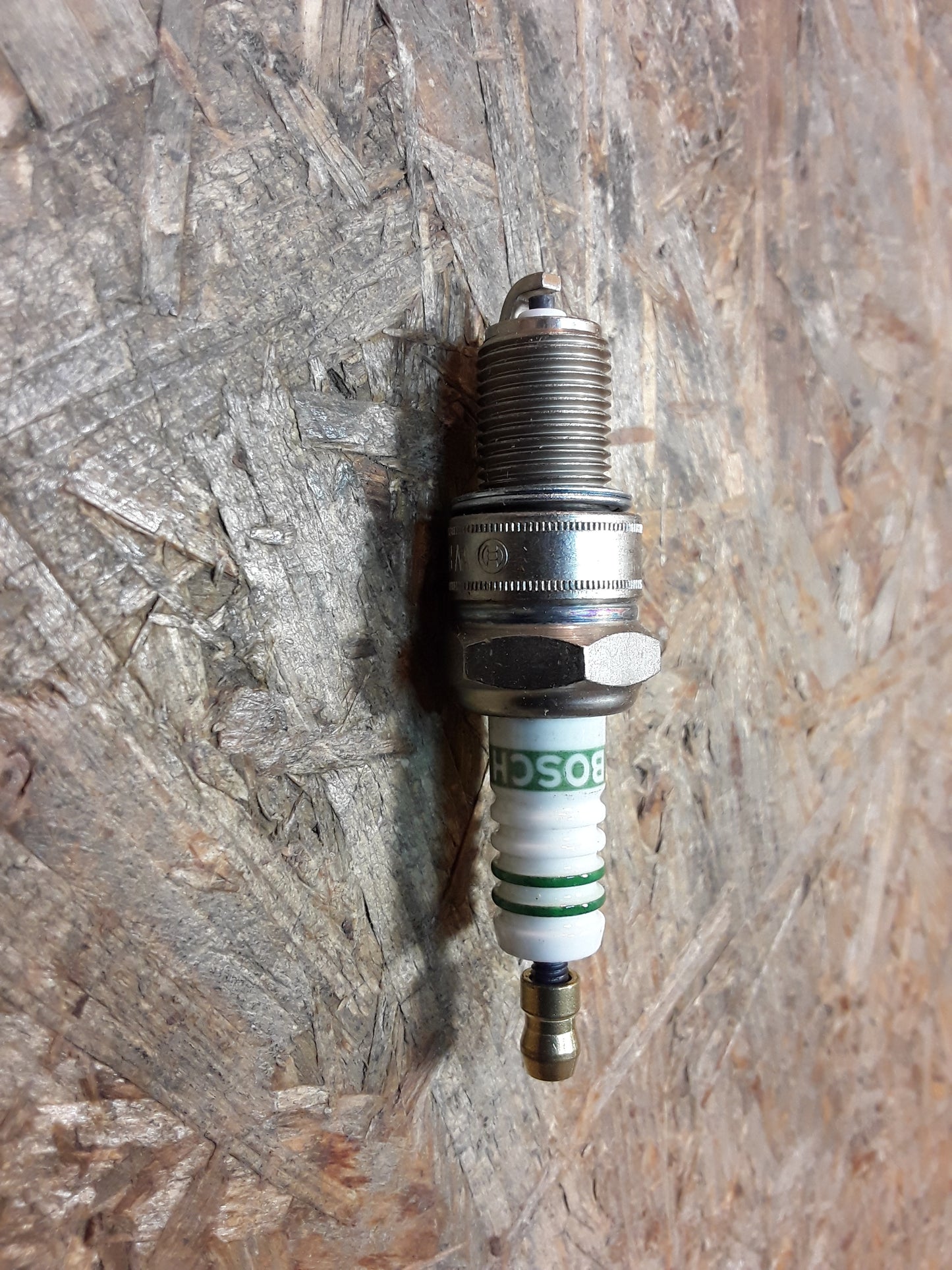 Audi Alpine Alfa Romeo Daihatsu Daimler Fiat Ford Jaguar Mercedes Benz Opel Zündkerze original Bosch NEU