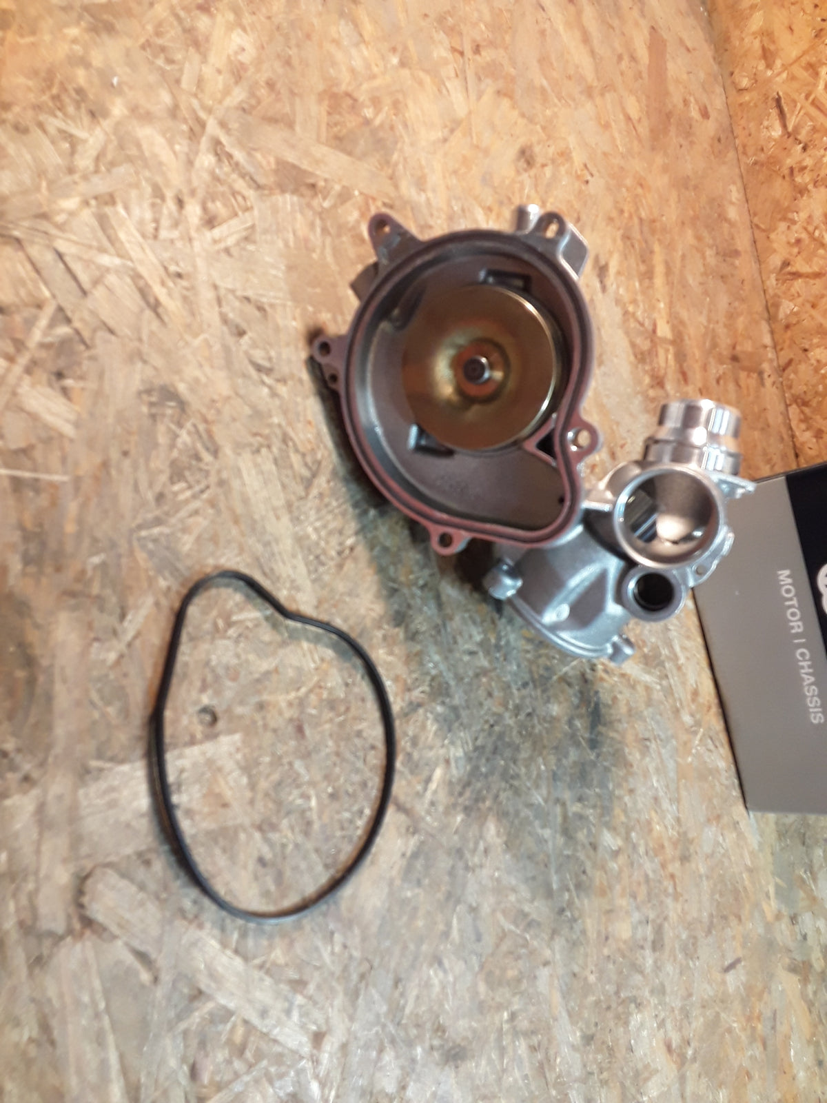 BMW X5/ 7/ 5/ 6 Wasserpumpe original Ruville NEU
