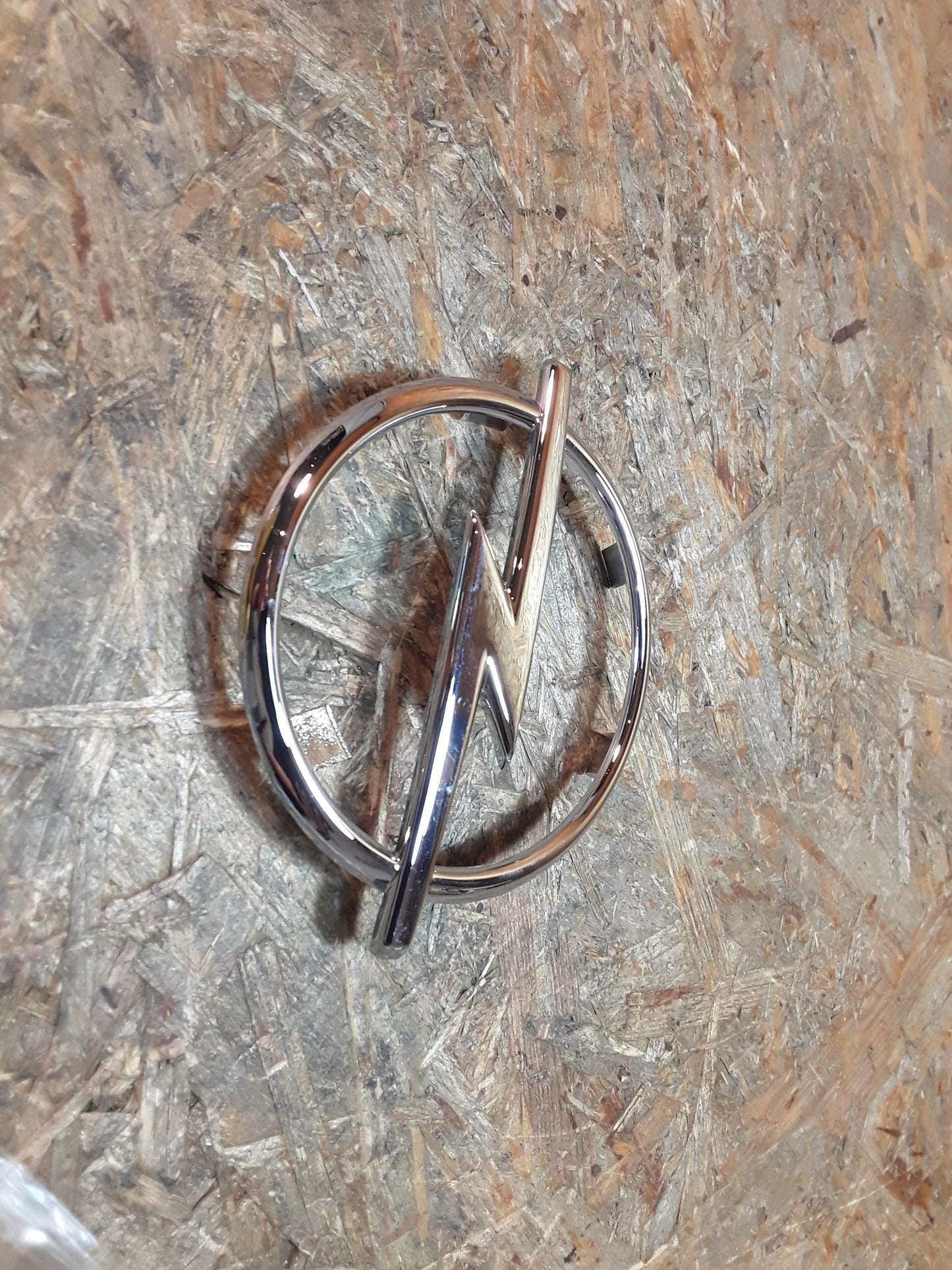 Corsa C Combo C Emblem an Kühlergitter original GM Opel NEU