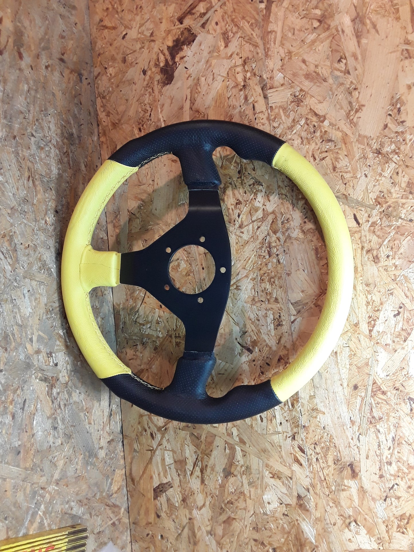 Lenkrad Kunstoffleder gelb-schwatz 34,5cm ohne Hersteller NEU