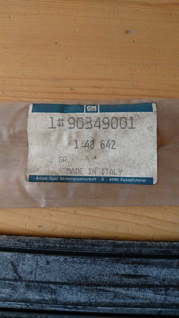 Kadett E Fensterführung Fenstergummi neu original GM
