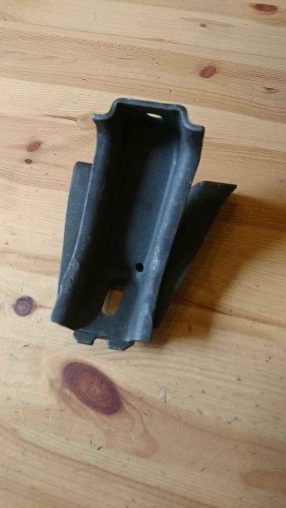 Opel Omega A B Motorhalter vorne links neu original GM