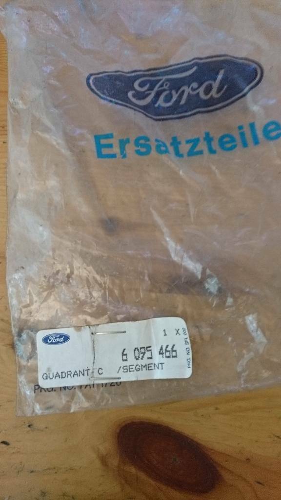 Ford Kupplungs Zug Quadrant neu original Ford