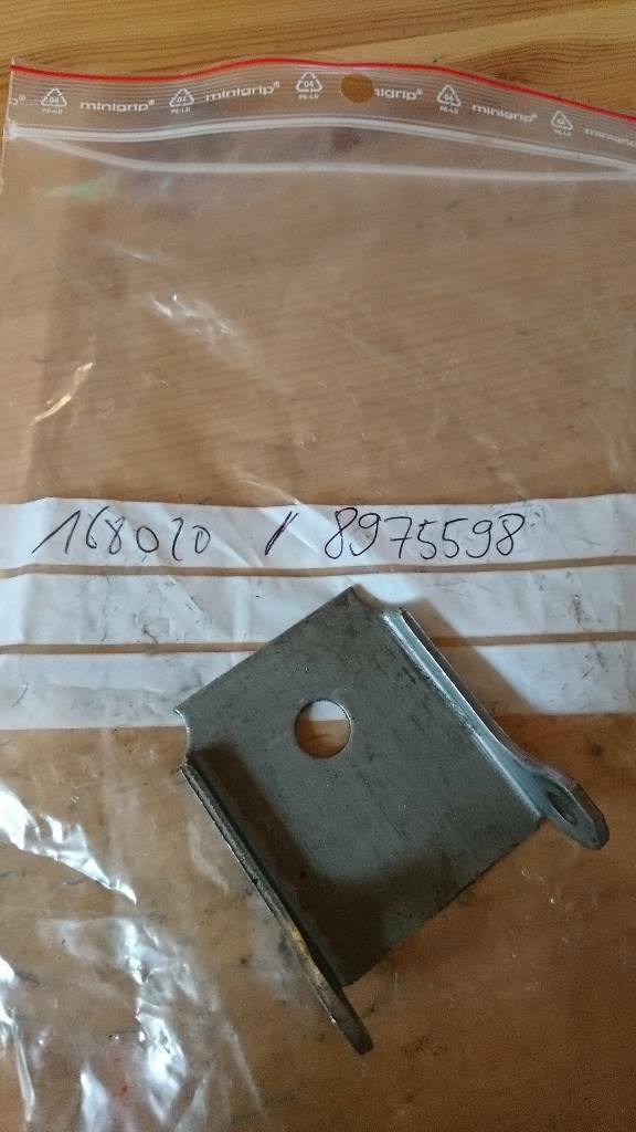 Astra F Kadett E Vectra A Scharnier Bodenblech hinten neu GM