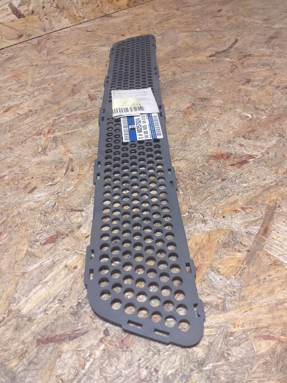 Kadett E Blende Wabengitter oben Frontverkleidung grau original GM Opel NEU