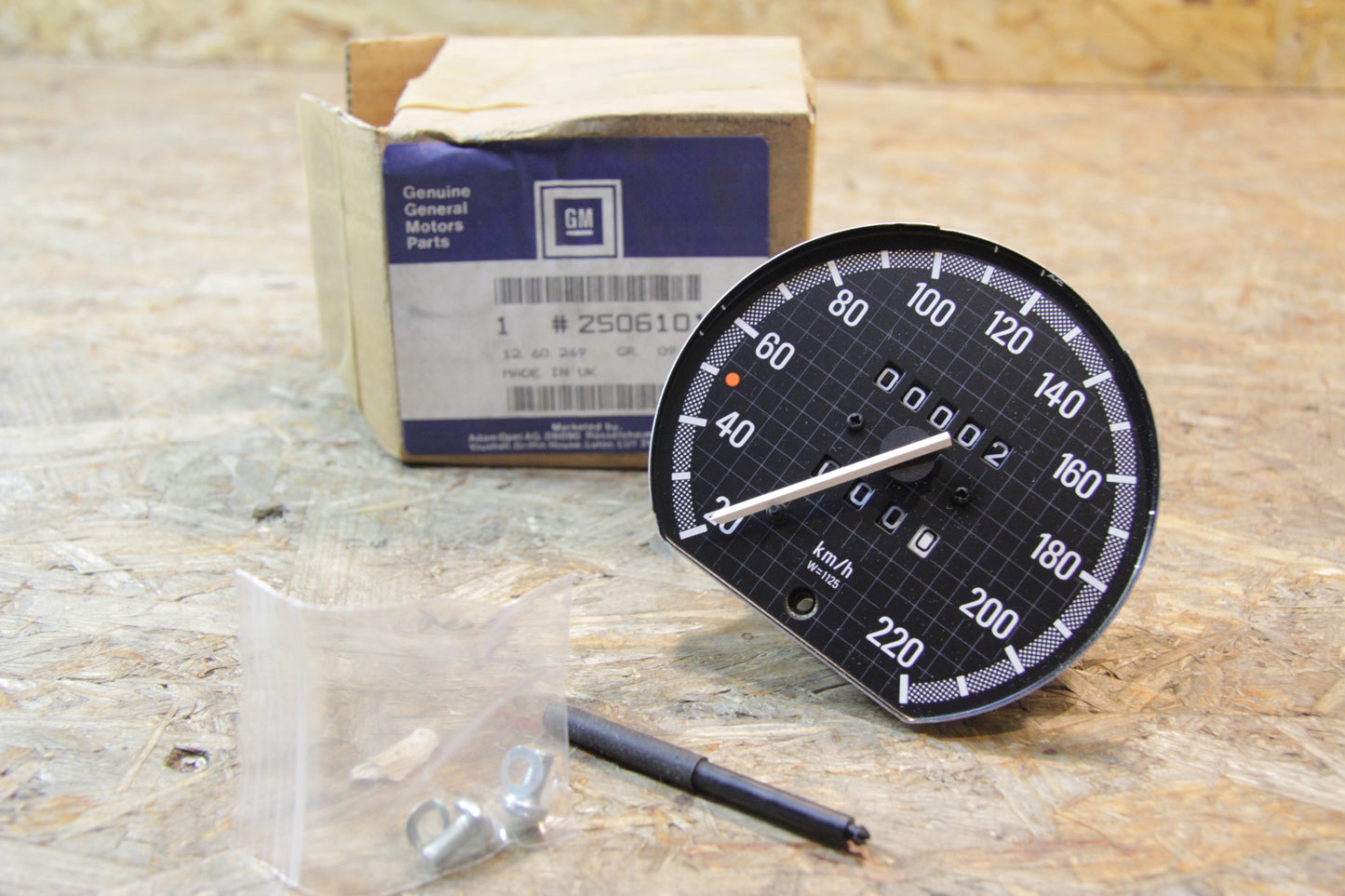 Original GM Opel Tachometer km/h mit Tageskilometerzähler Wegdrehzahl 1125 25061013 Ascona C , Kadett E