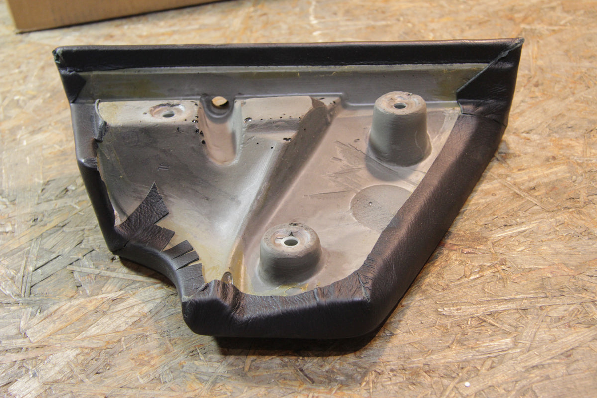 Original GM Opel Auflage hinten Türverkleidung rechts Leder schwarz Ausstattungscode: XXLS 93177222 Speedster