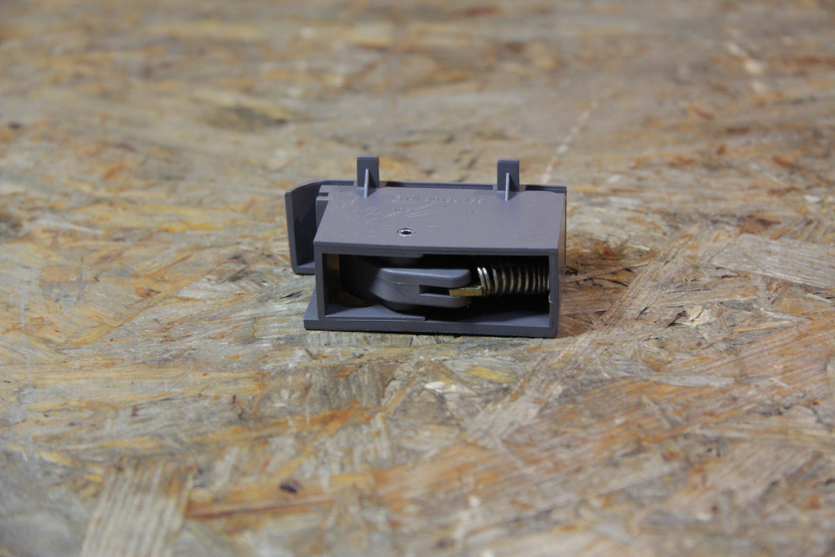 Original GM Opel Lager Hutablage links grau Farbcode: 053, 153, 253, 254, 353, 354, 453, 553, 554, 651, 716, 746, 756, 95...