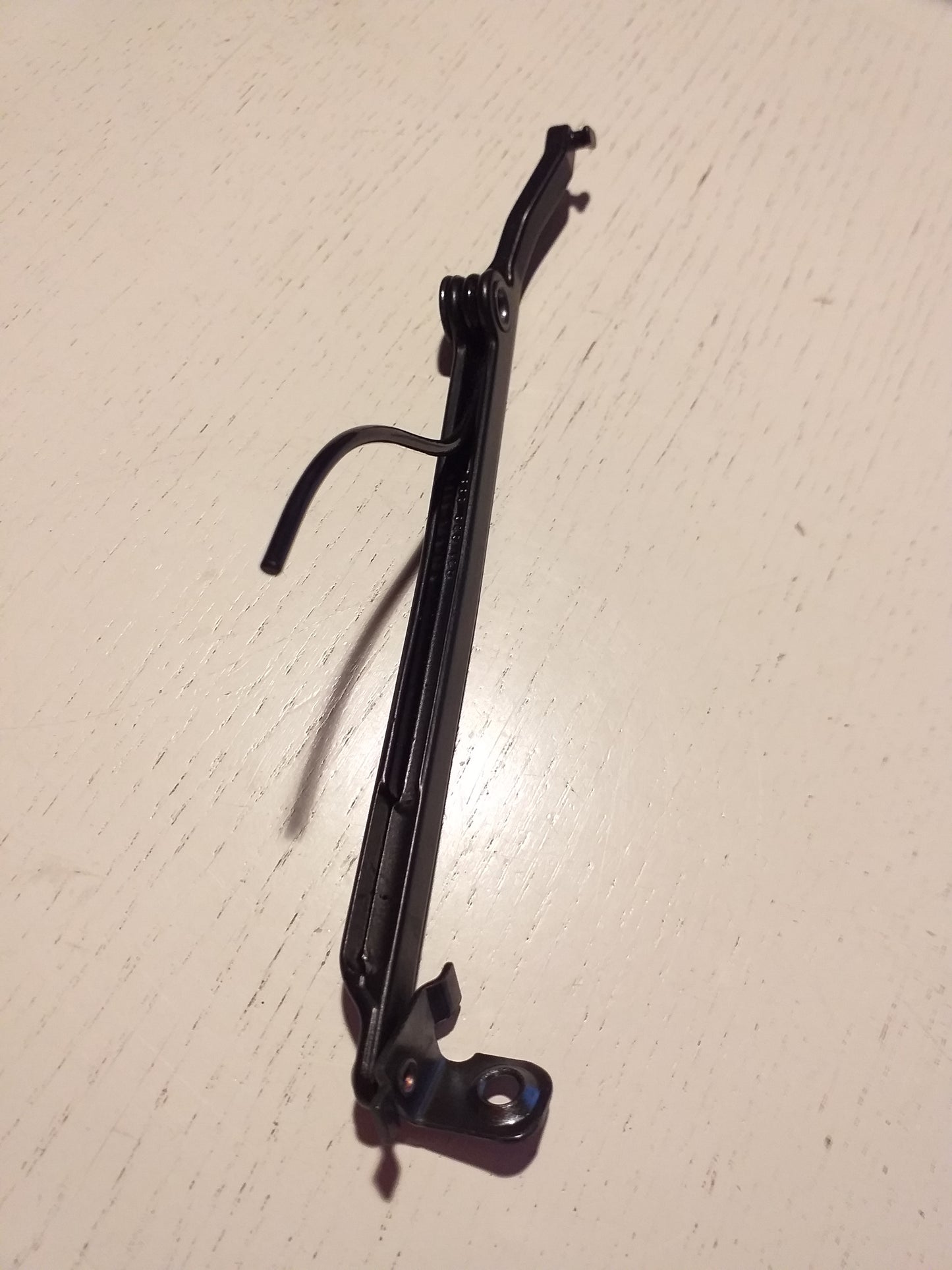 Tigra A/B Kadett E Halter Windabweiser an Schiebedach original GM Opel NEU