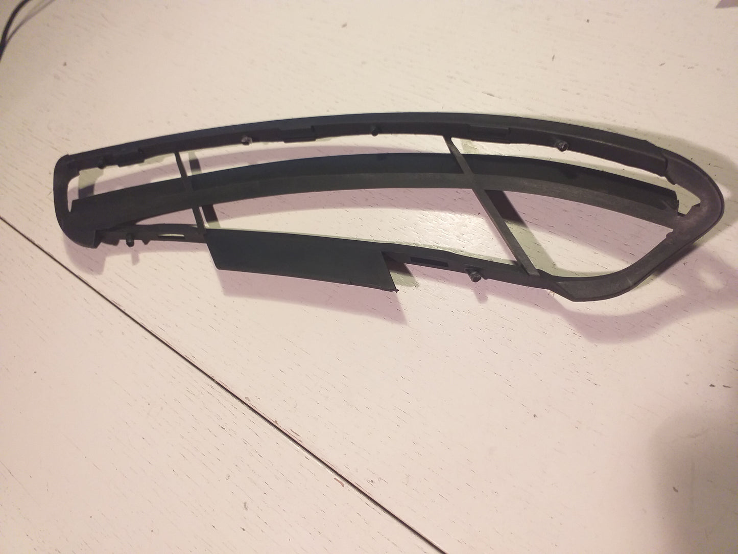 Omega B X25TD, Y25TD Einsatz Frontverkleidungunten rechts original GMOpel NEU