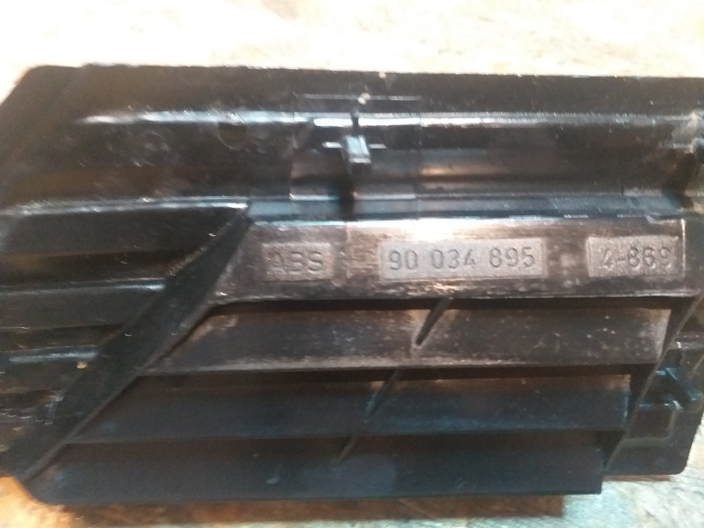 Ascona C Enrlüftungseinsatz Seitenwand außen schwarz original GM Opel GEBRAUCHT