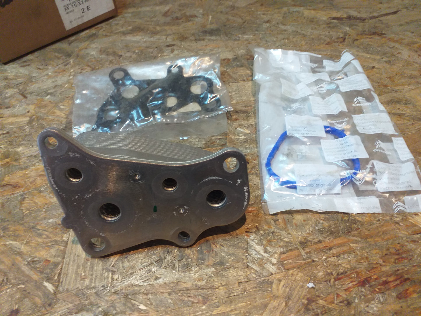 Adam Corsa E Astra K 1.0 Mokka Ölkühler Kühler Motoröl original GM Opel NEU