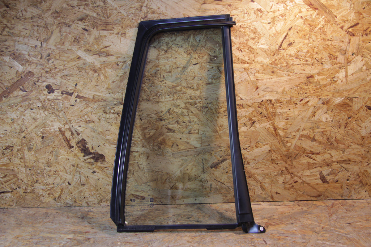 Original GM Opel Scheibe festes Fenster Hintertür links grün getönt 90459525 Omega B Caravan