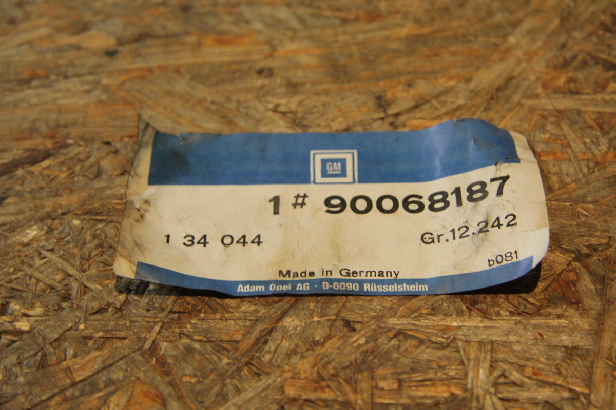Original GM Opel Schloß in der Heckklappe nur Limousine 3 und 5 Türer, 90068187 Kadett D Neu