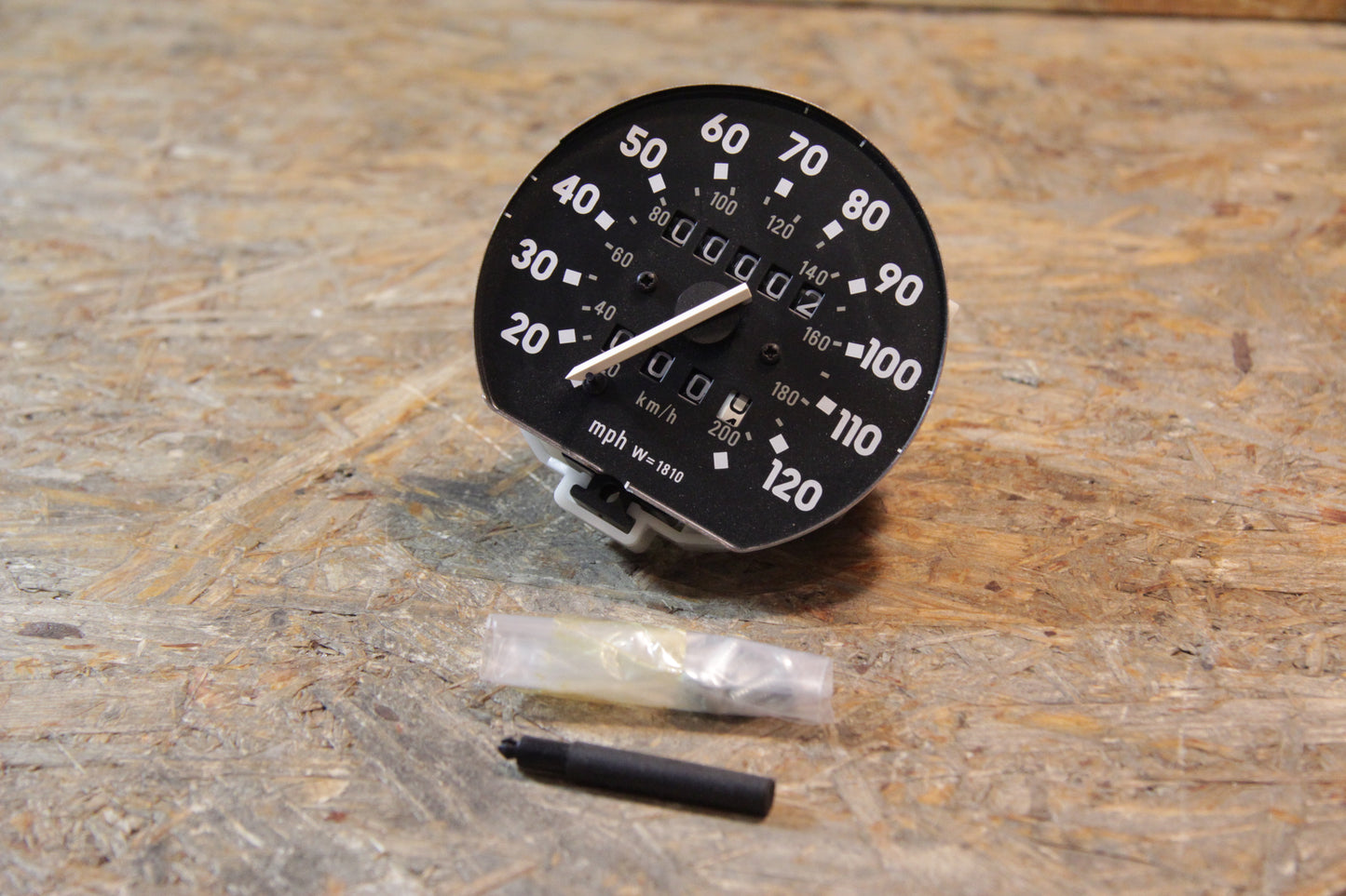 Tachometer mp/h mit Tagesilometerzähler Wegdrehzahl 1810