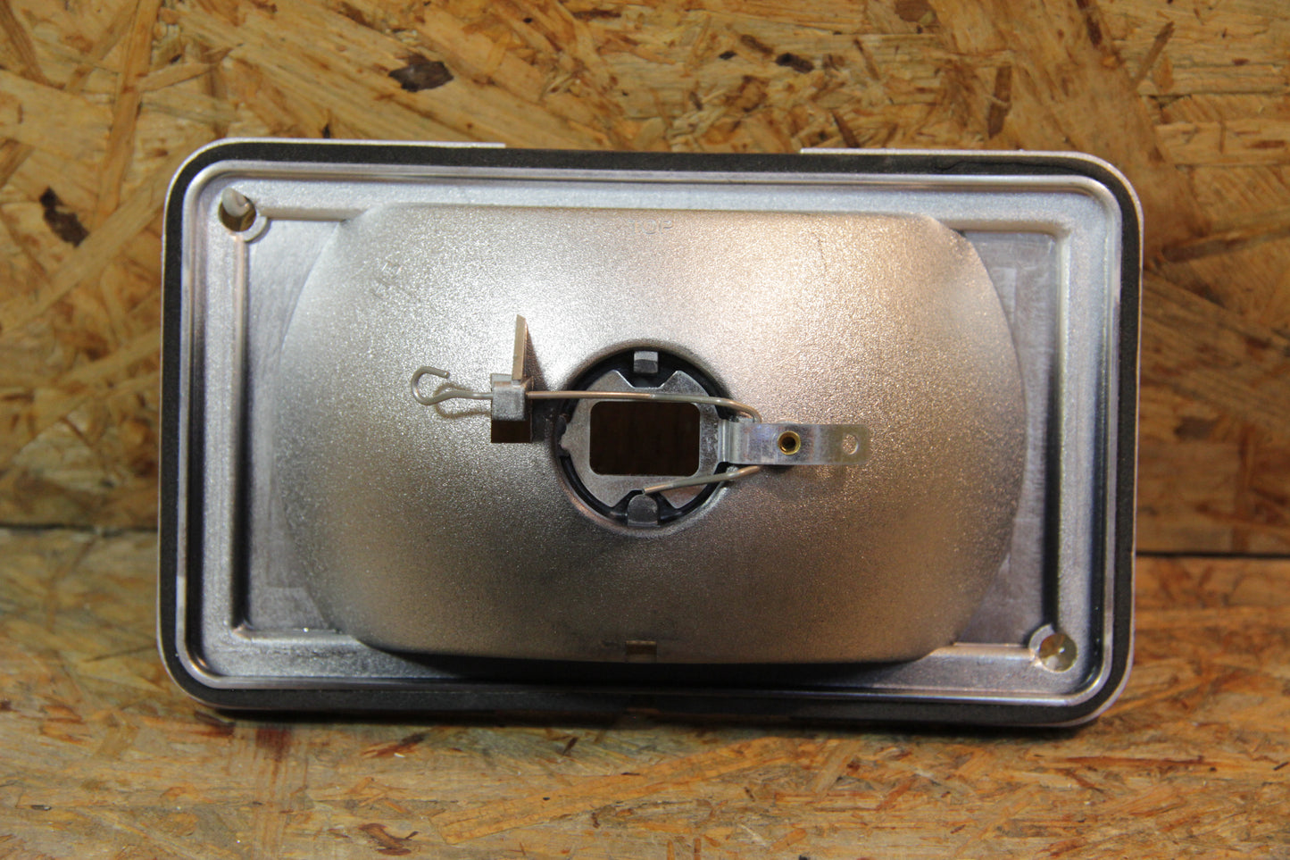 Original GM Opel Lichtscheibe und Reflektor Nebelscheinwerfer
Masse:
Länge 16 cm
Breite: 10 cm
Tiefe: 5,5 cm 91153798 Fr...