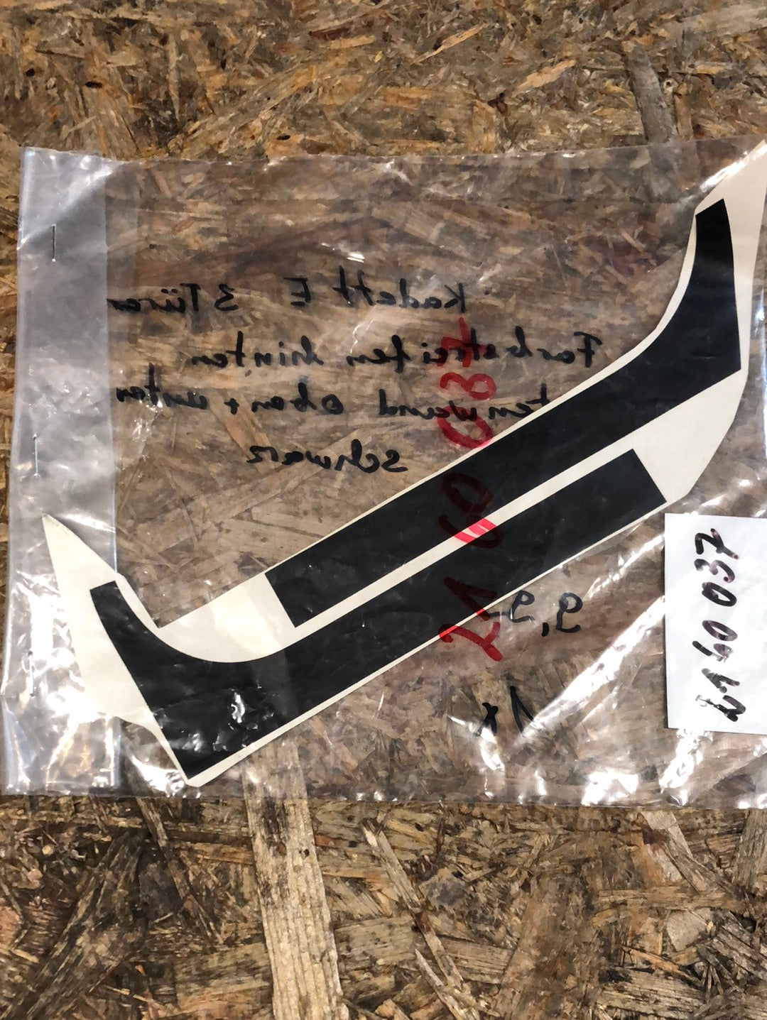 Original GM Opel Kadett E 3-Türer Farbstreifen Seitenwand hinten links Schwarz Neu