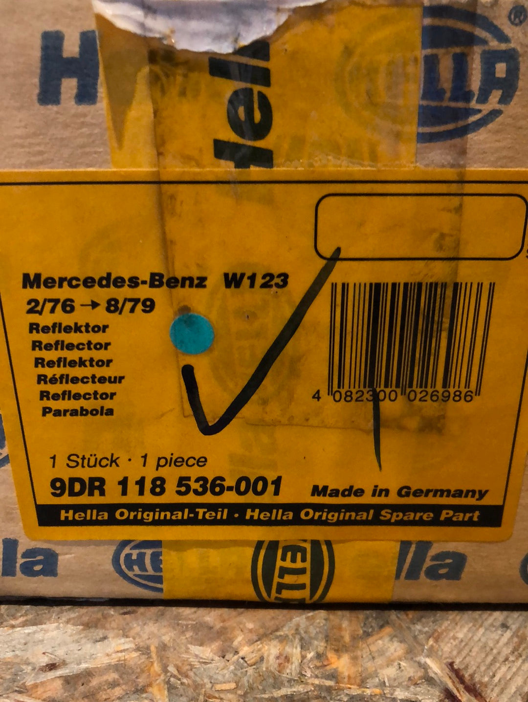 Original Hella Mercedes-Benz W123 Bj. 76-79 Reflektor Neu