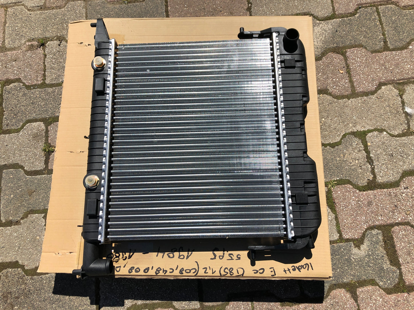 Opel Kadett E CC 1.2 Kühler Neu