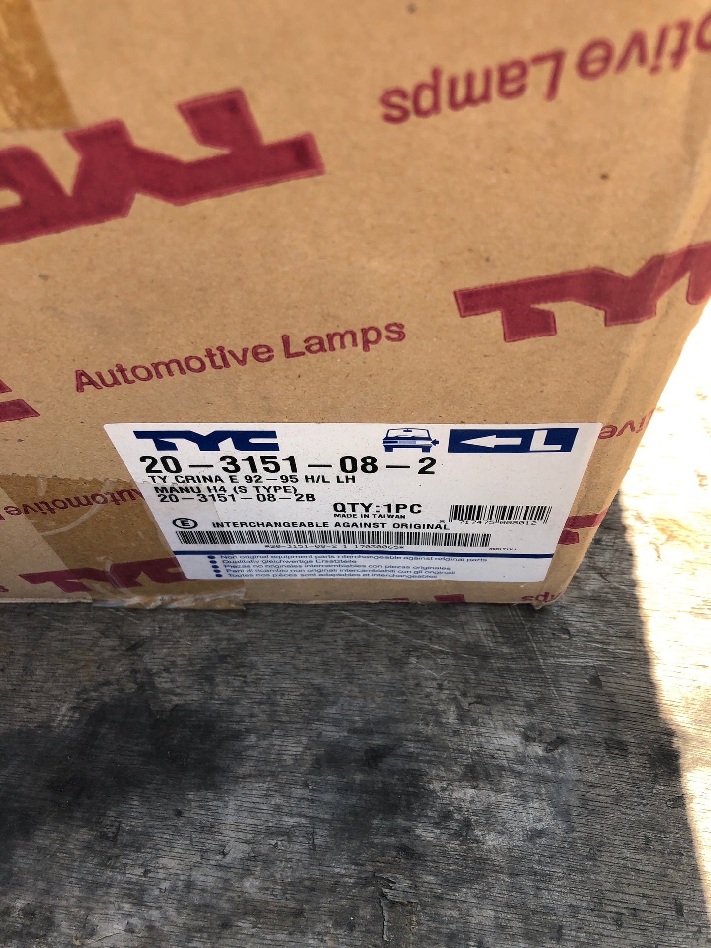 Original TYC Toyota Crina E Scheinwerfer links Neu