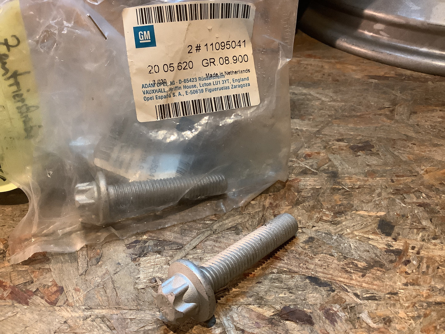 Zentrierschraube Riemenscheibe Kurbelwelle Original GM NEU