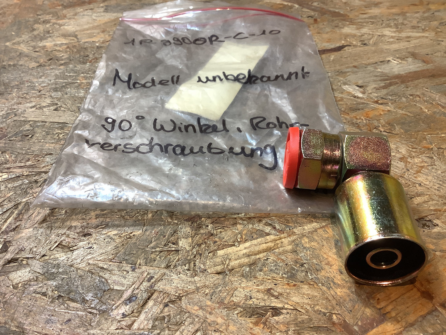 Modell unbekannt 90 Grad Winkel, Rohrverschraubung Original NEU