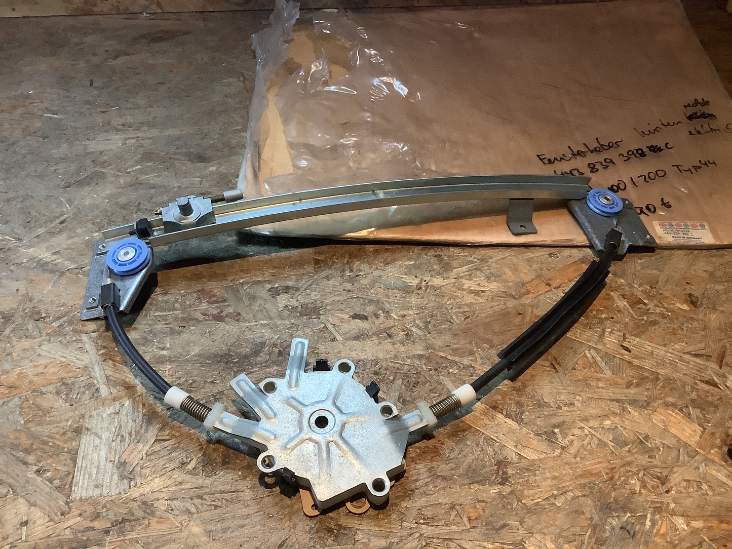 Audi 100/200 Typ 44 Fensterheber hinten rechts elektrisch Original VW NEU