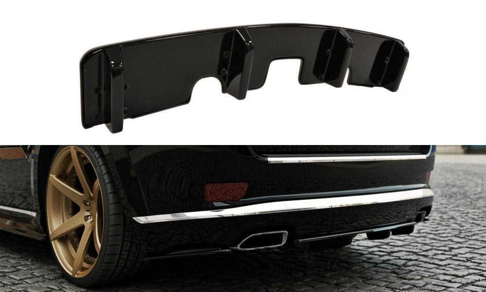 Maxton Mittlerer Diffusor Heck Ansatz für Jeep Grand Cherokee WK2 Summit Facelift DTM LOOK Carbon Look