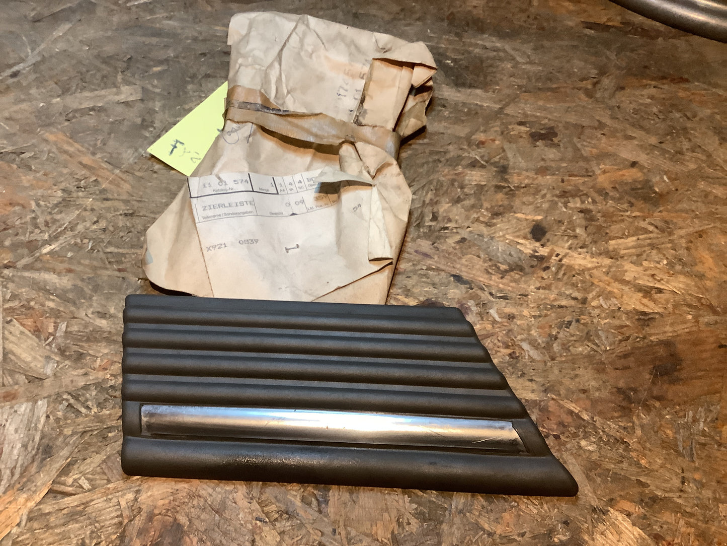 Opel Ascona C Schutzzierleiste grau Kotflügel vorn links Original GM Opel NEU