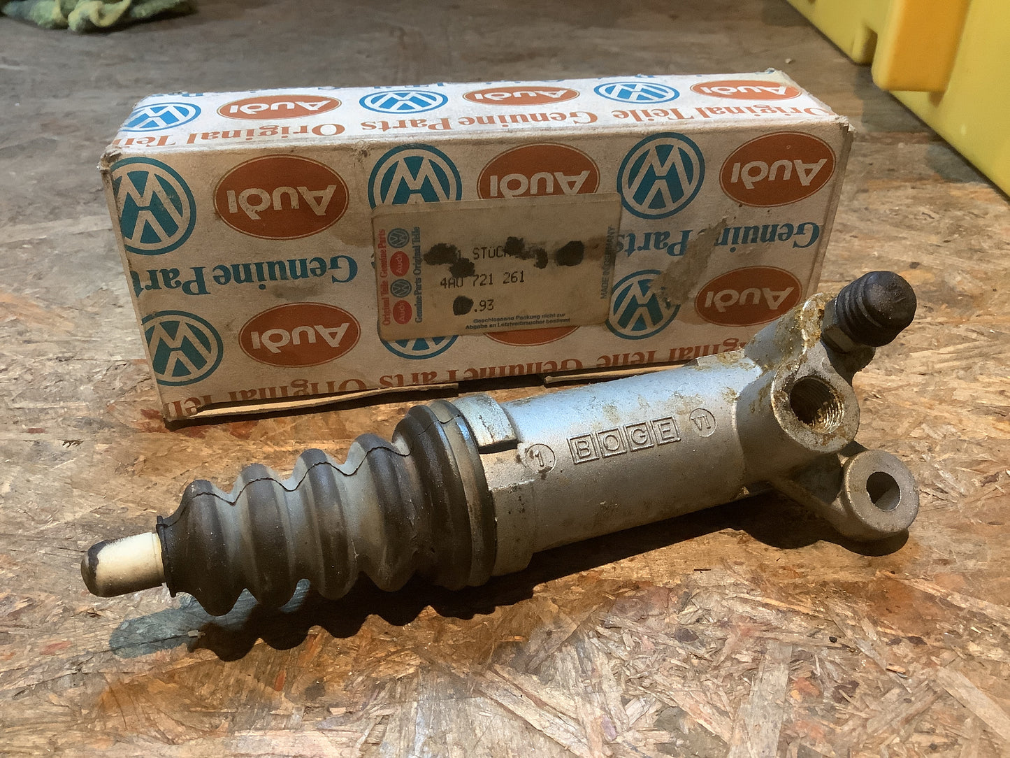 Audi 100 C3/C4, Audi 200 Typ 44, Porsche Boxster Typ 986 Kupplungszylinder Original VW NEU