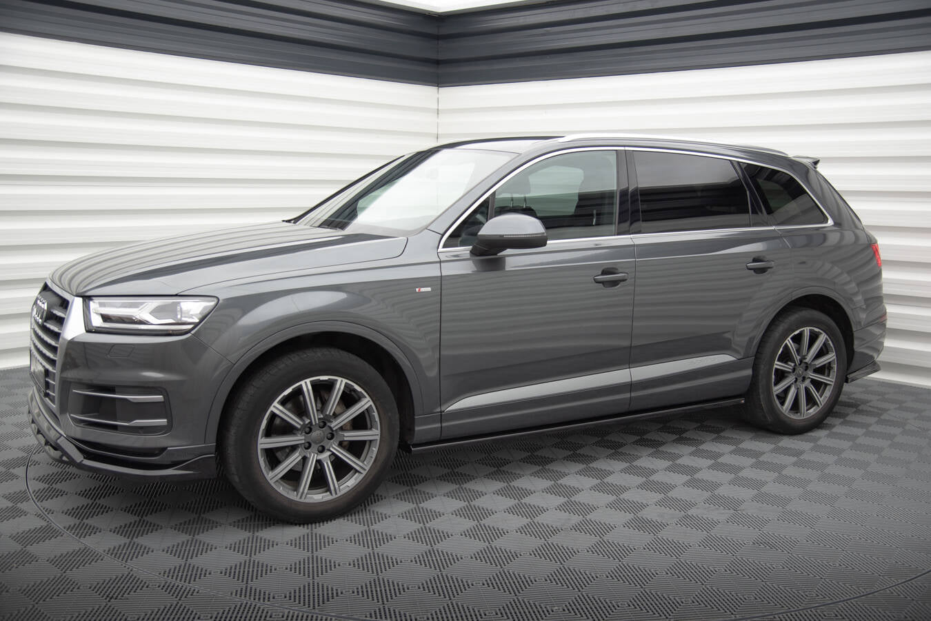 Maxton Seitenschweller Ansatz für Audi Q7 Mk2 schwarz Hochglanz