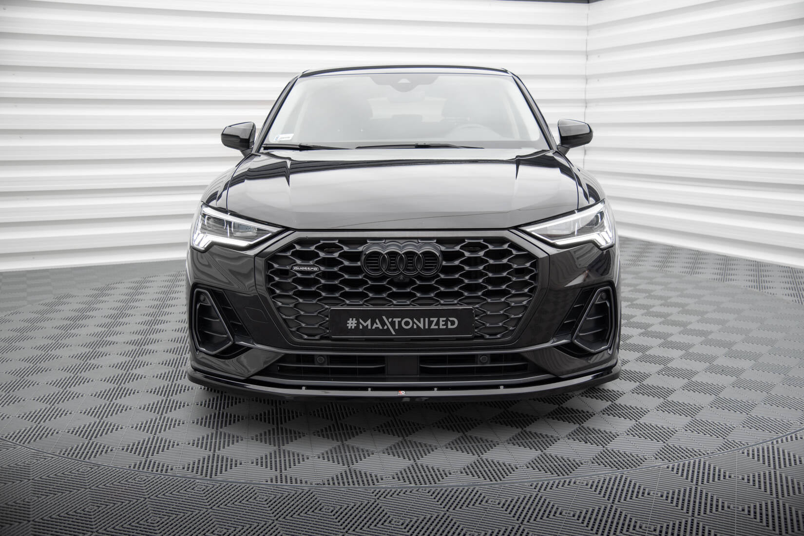 Maxton Front Ansatz V.1 für Audi Q3 Sportback F3 schwarz Hochglanz