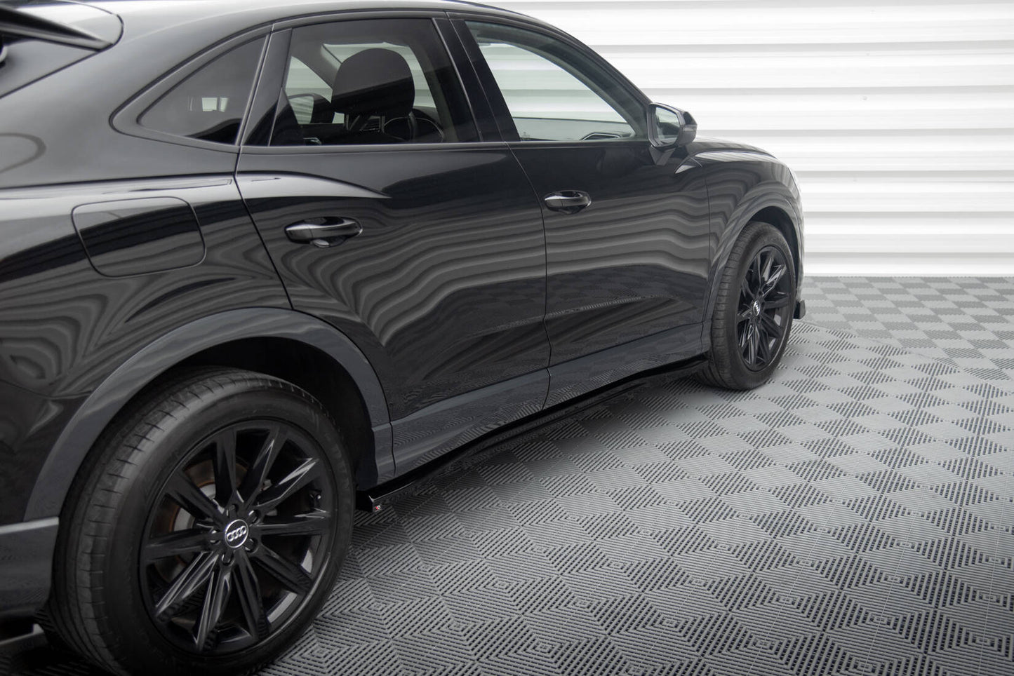 Maxton Seitenschweller Ansatz für Audi Q3 Sportback F3 schwarz Hochglanz