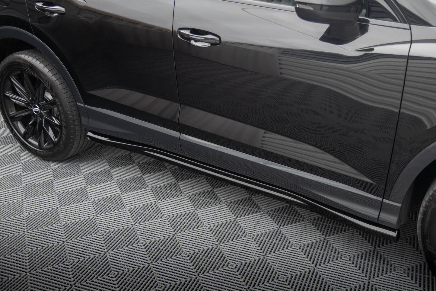 Maxton Seitenschweller Ansatz für Audi Q3 Sportback F3 schwarz Hochglanz