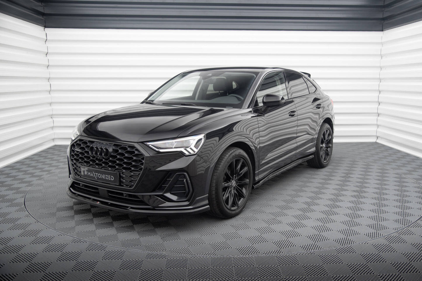 Maxton Front Ansatz V.1 für Audi Q3 Sportback F3 schwarz Hochglanz