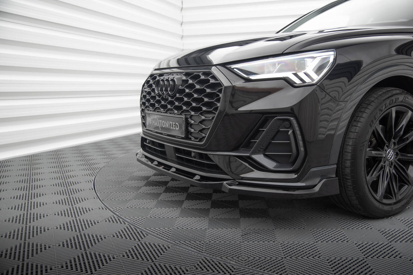 Maxton Front Ansatz V.2 für Audi Q3 Sportback F3 schwarz Hochglanz