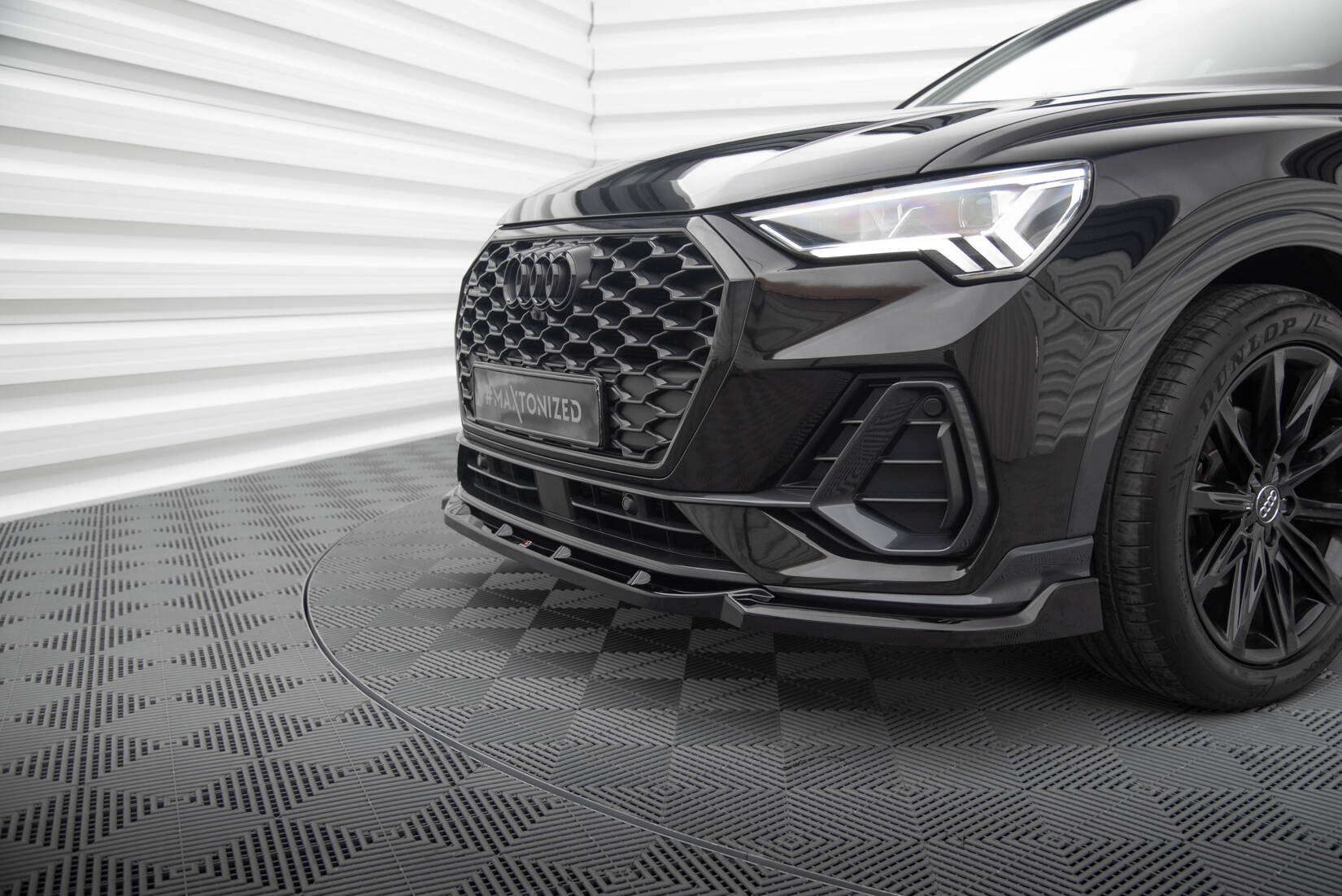 Maxton Front Ansatz V.2 für Audi Q3 Sportback F3 schwarz Hochglanz
