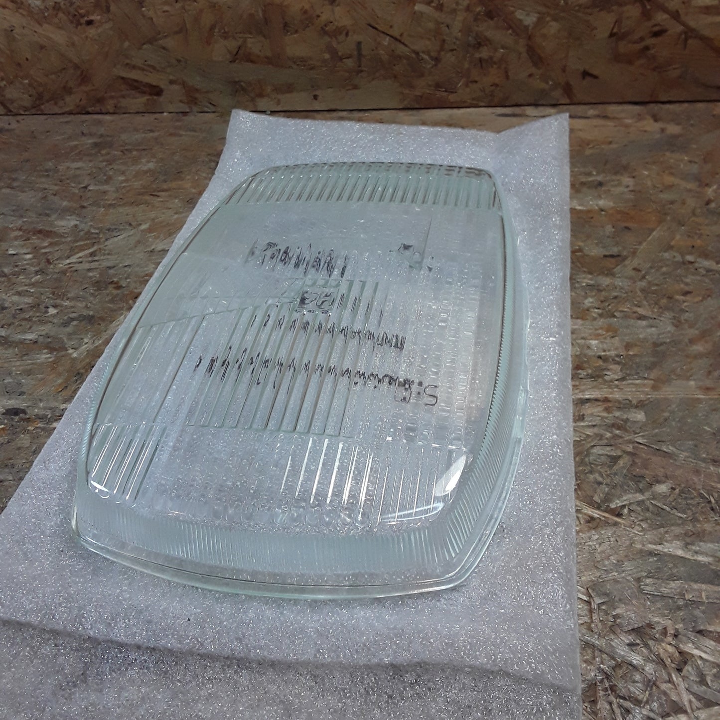 Mercedes W115 Scheinwerferglas/ Streuscheibe original Hella NEU