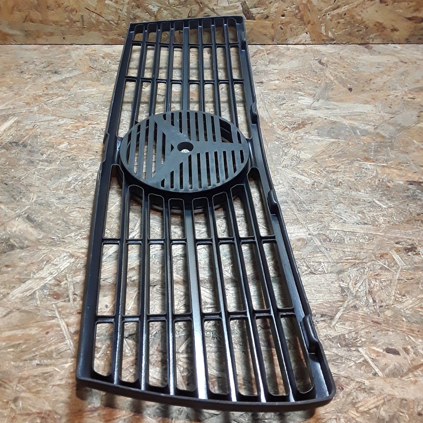 Mercedes C-Klasse Bj 93-01 Kühlergrill mit Emblem NEU