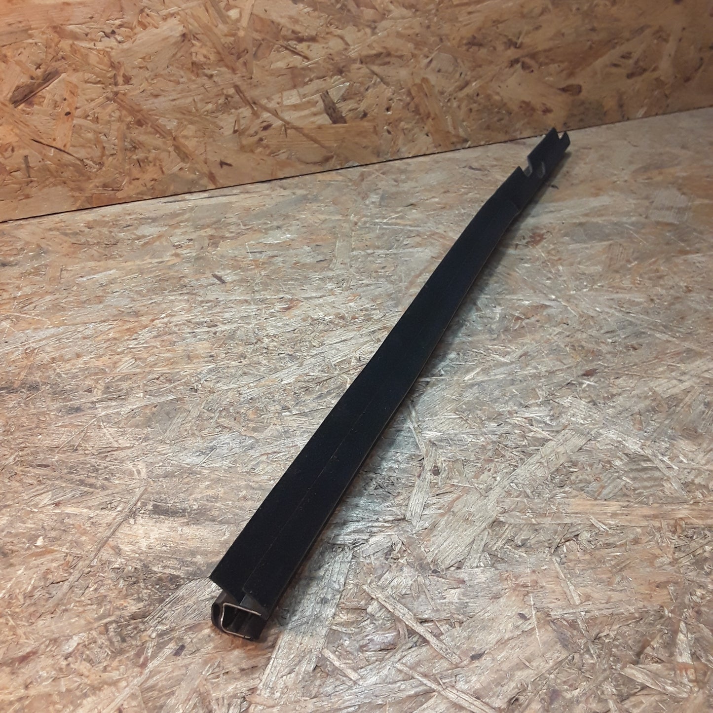Corsa D Fensterschachtleiste Tür hinten links original GM Opel NEU