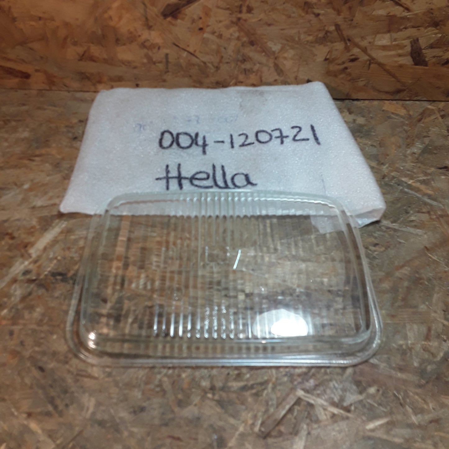 Mercedes Benz 207/ 410 Bj 82-... Streuscheibe links original Hella NEU
