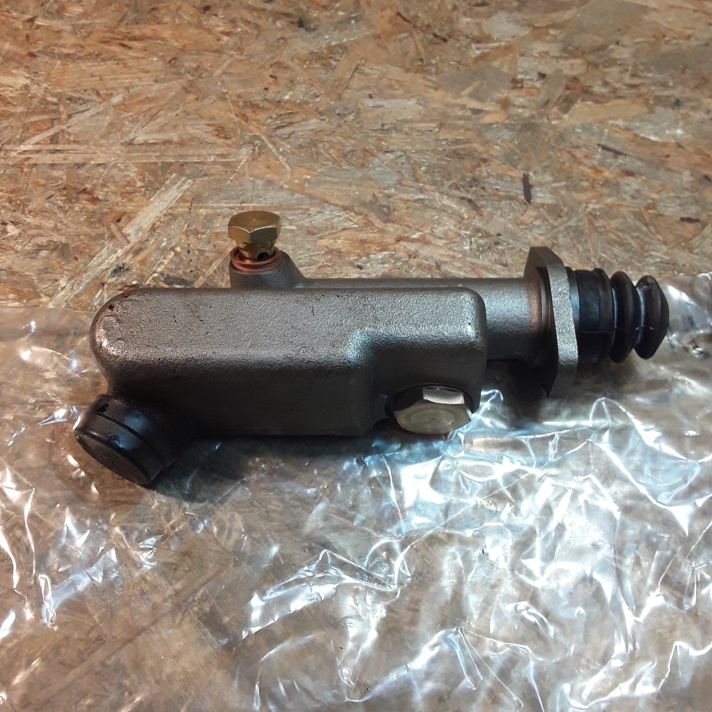 MAN Truck F9 Kupplungsgeberzylinder original FAG NEU